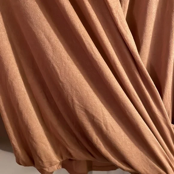 Blush top - Picture 2 of 5